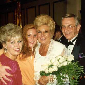 Val wins Dr. Shaklee Award in Puerto Rico